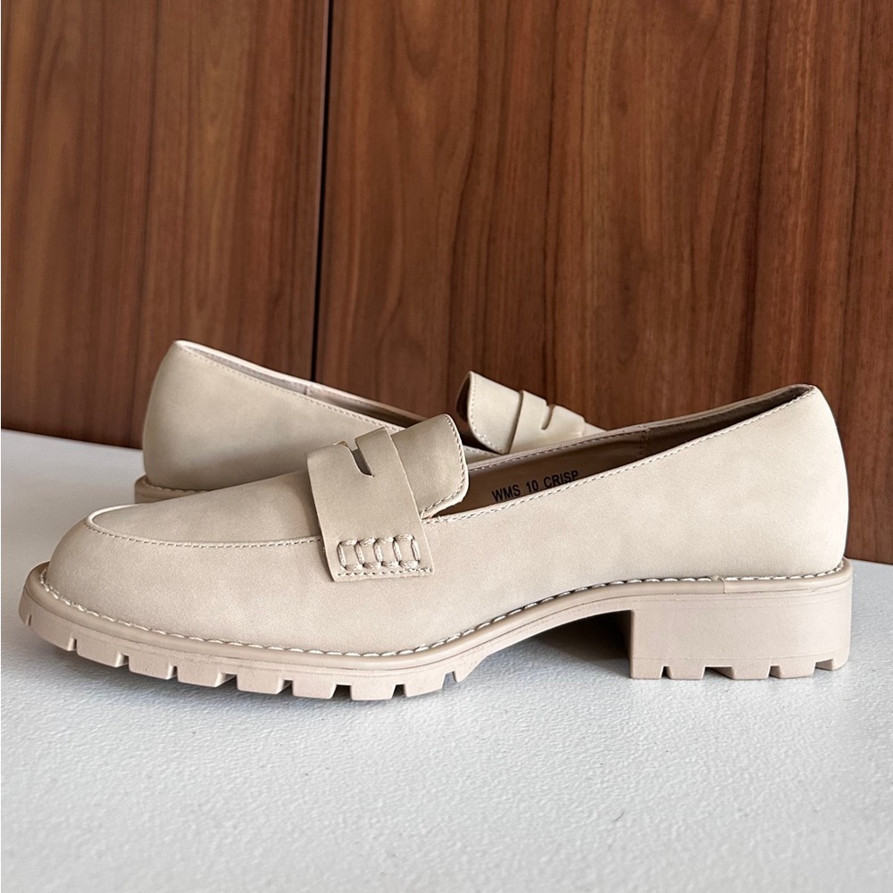 DV by Dolce Vita Crisp Faux Suede Lug Loafer
Slip On Shoes Dune Women’s Size 10